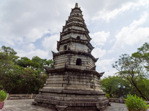 广东阳江北山公园北山石塔