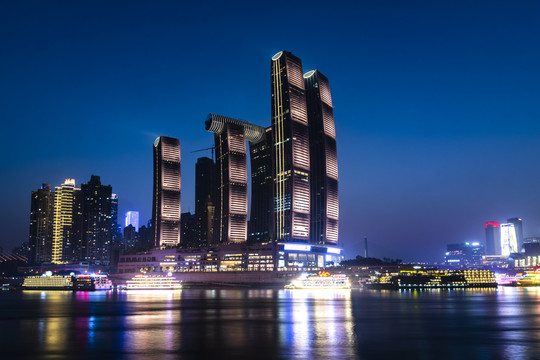 重庆来福士夜景