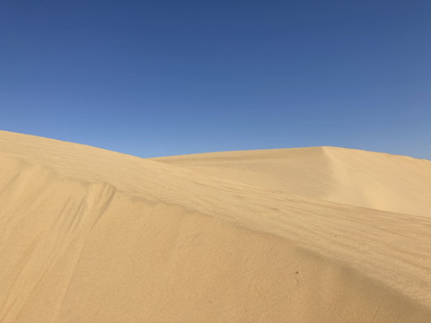 沙丘蓝天