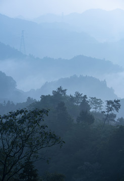 黛色远山