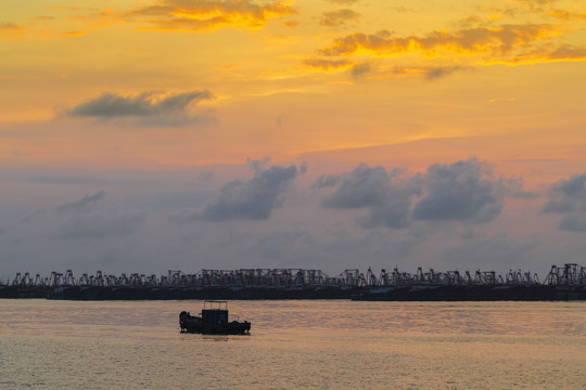 海港黄昏大图