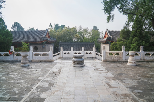 北京北海公园古建筑永安寺风光