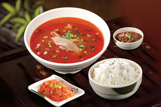 牛肉番茄湯飯?zhí)撞? loading=