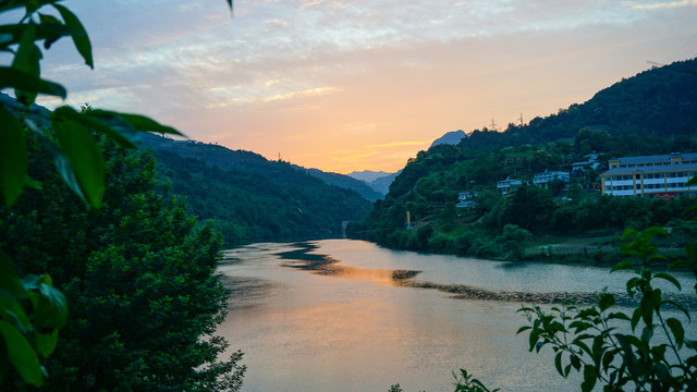 汇湾河十