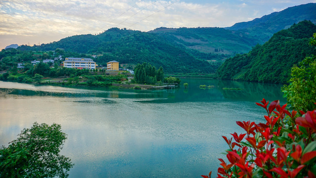 汇湾河八