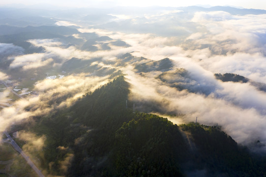 山乡晨雾