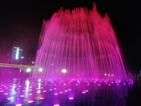 彩色音乐地面喷泉