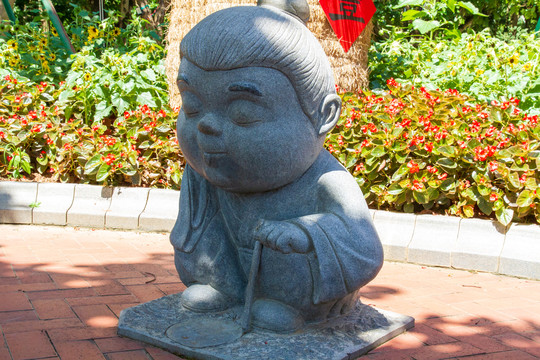 南宁青秀山景区画饼充饥石雕