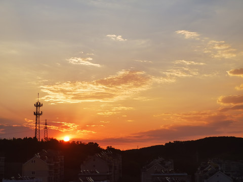 朝霞漫天