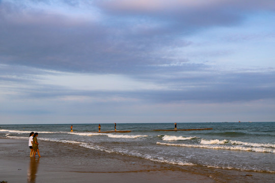 海滩海浪