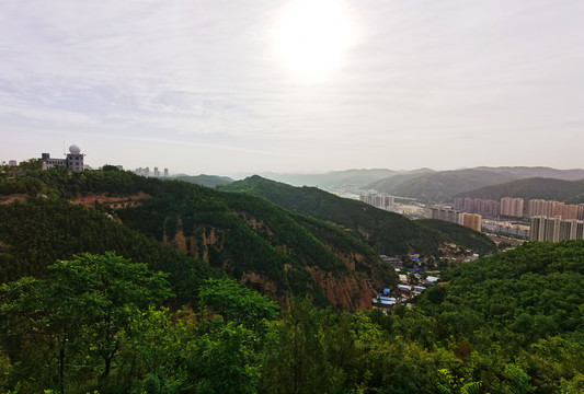 远眺延安市区风光