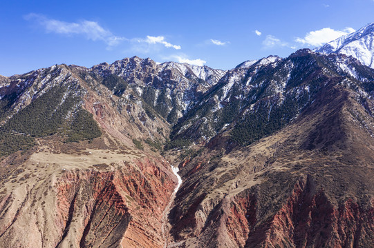 高山雪水沟