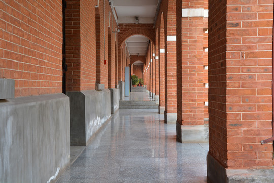 红砖走廊