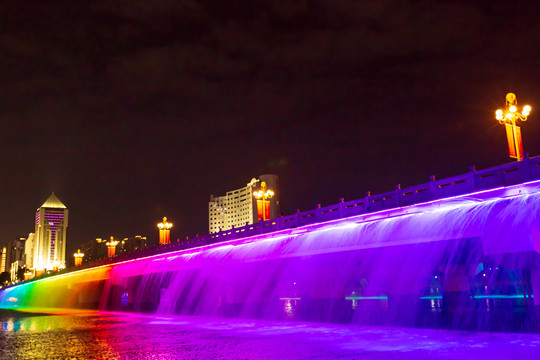 广西南宁南湖公园南湖大桥夜景