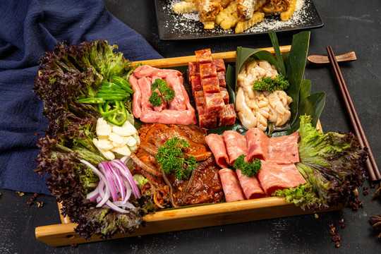 韩式烤肉拼盘
