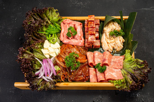 韩式烤肉拼盘