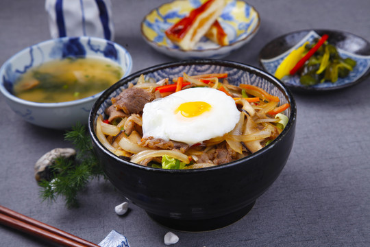 日式牛肉饭套餐