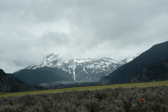 西藏来古冰川雪山雪峰