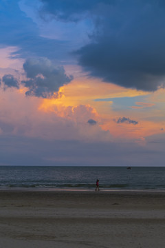 黄昏浪漫海景