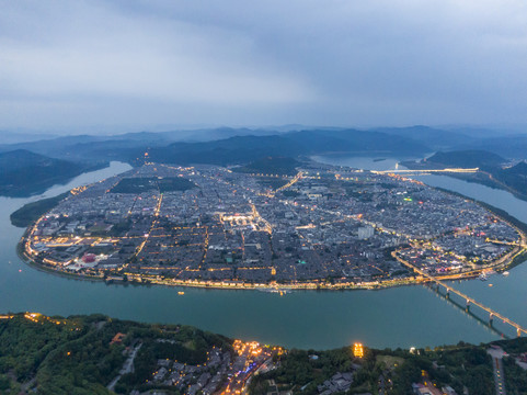 阆中古城夜景航拍全景图