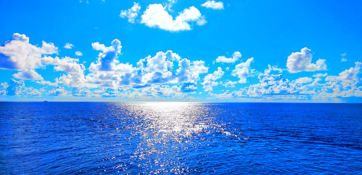 蓝天白云海洋