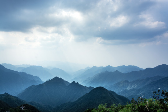 远山群山