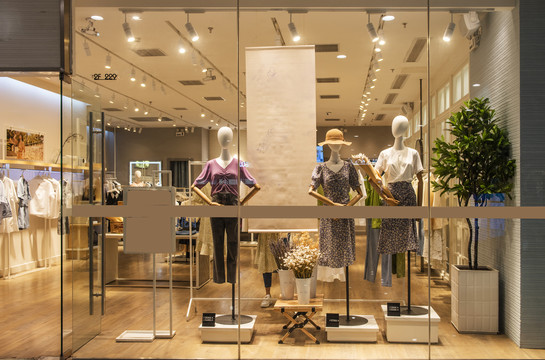 女裝店櫥窗