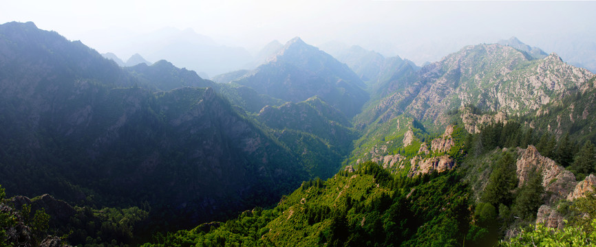 大青山全景