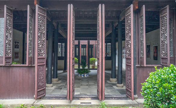 中式古建筑门扇