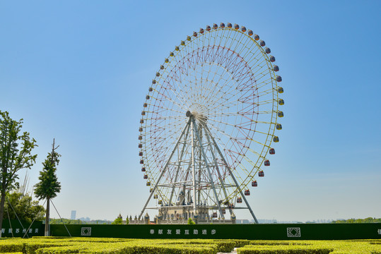 苏州金鸡湖摩天轮乐园