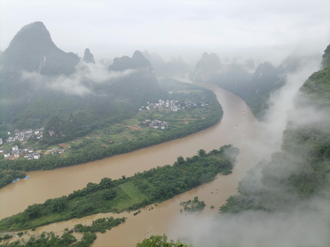 烟雨漓江