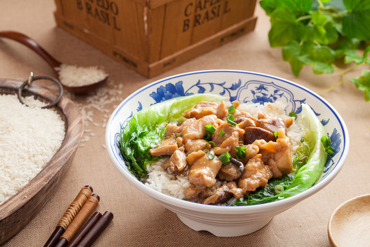 香菇滑雞飯