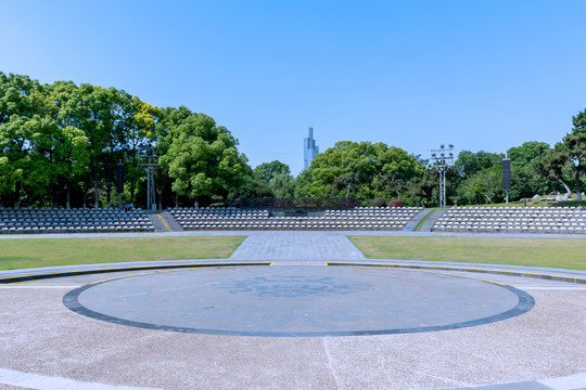 玄武湖风光莲花广场