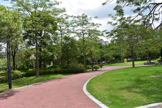 松山湖太鲁阁公园