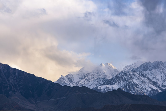 雪山傍晚