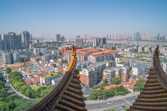 从武汉黄鹤楼上俯瞰城市全景