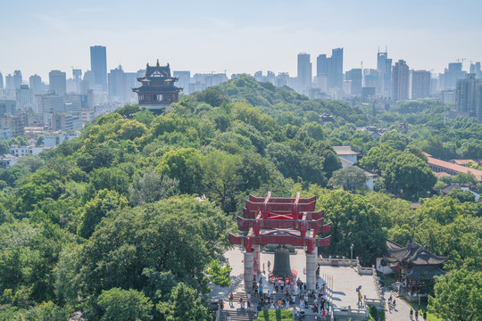 从武汉黄鹤楼上俯瞰城市全景