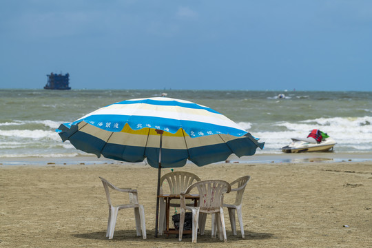 海景太阳伞高清大图