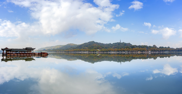 杭州西湖秋景宝石山全景图