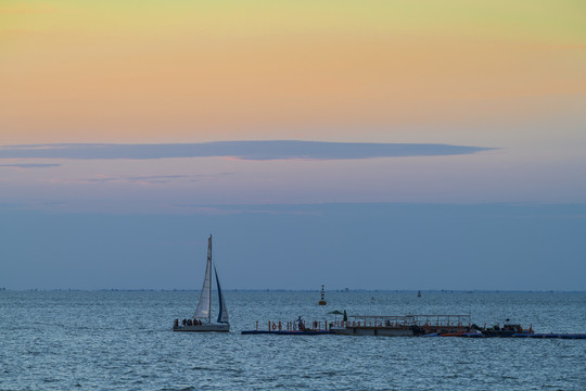 黄昏海景