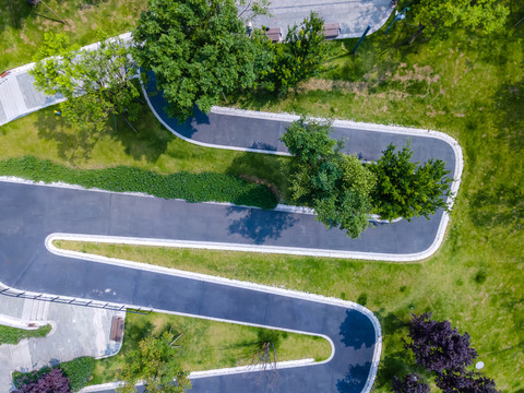 航拍城市公园道路