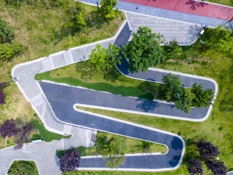 城市公园道路鸟瞰图