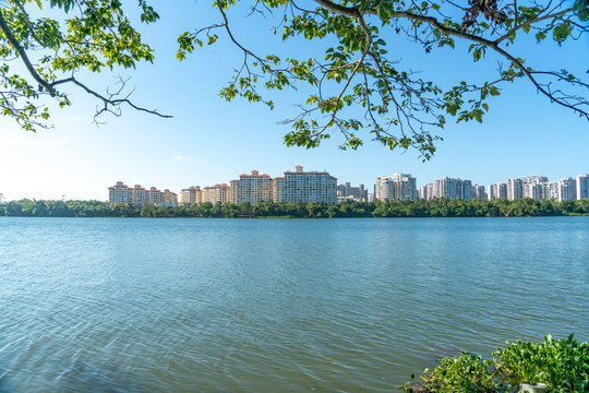 海南琼海万泉河岸的楼盘社区