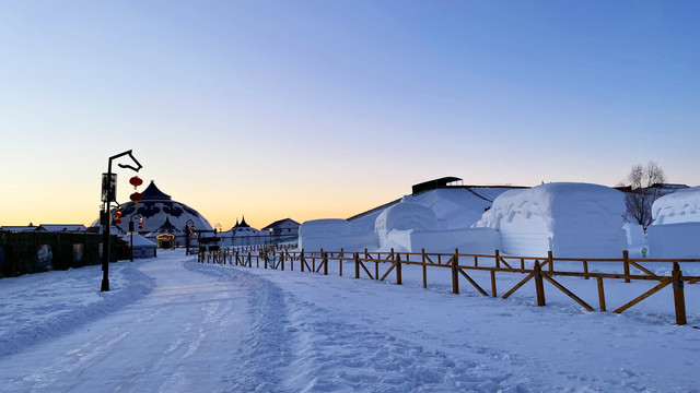 冬季蒙古包雪景