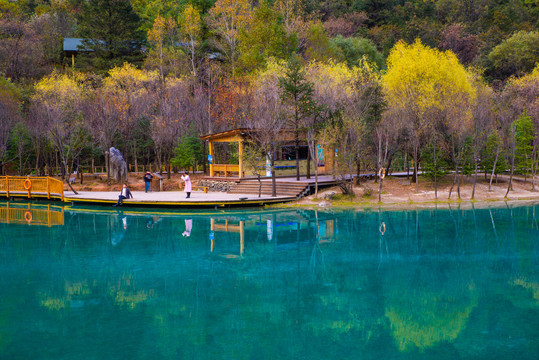 蓝月谷风景区