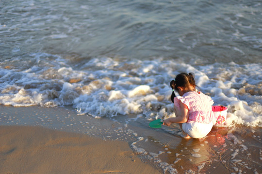 海边小女孩