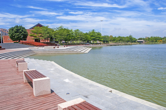 百崎湖湖畔风景