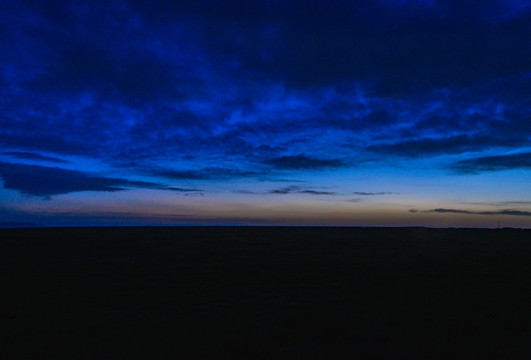 青海湖晨曦夕阳