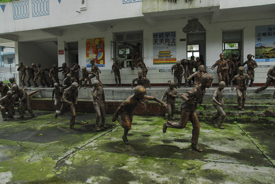 彭州白鹿镇512地震教学楼