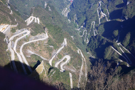 天门山盘山公路